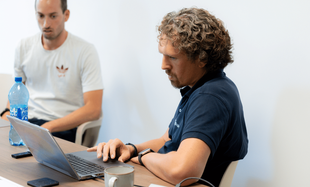 adrien-et-florian-sur-ordinateur